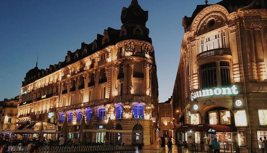 Montpellier vacation street — photo Oleg Karsakóv / Pexels