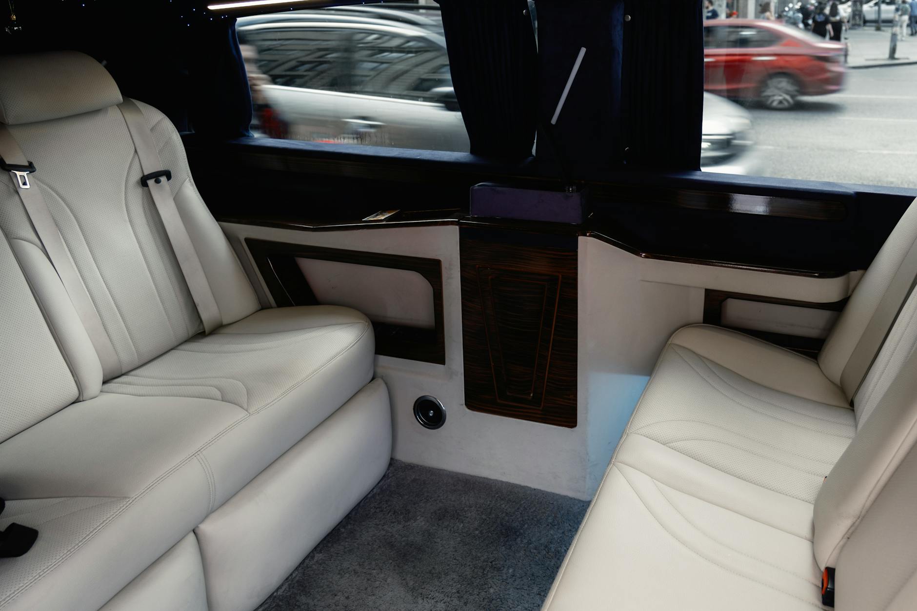chauffeur private car — photo Yusuf Çelik / Pexels