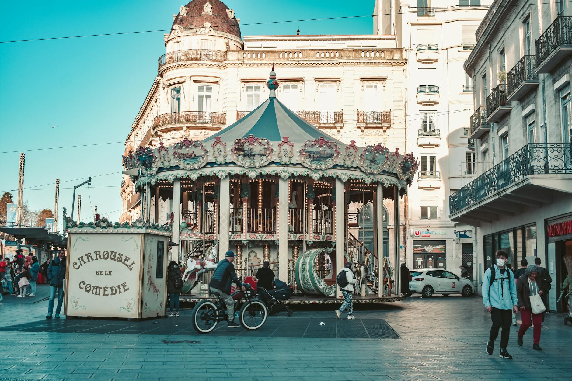 Montpellier place comedie — photo Abdelmoughit  LAHBABI / Pexels